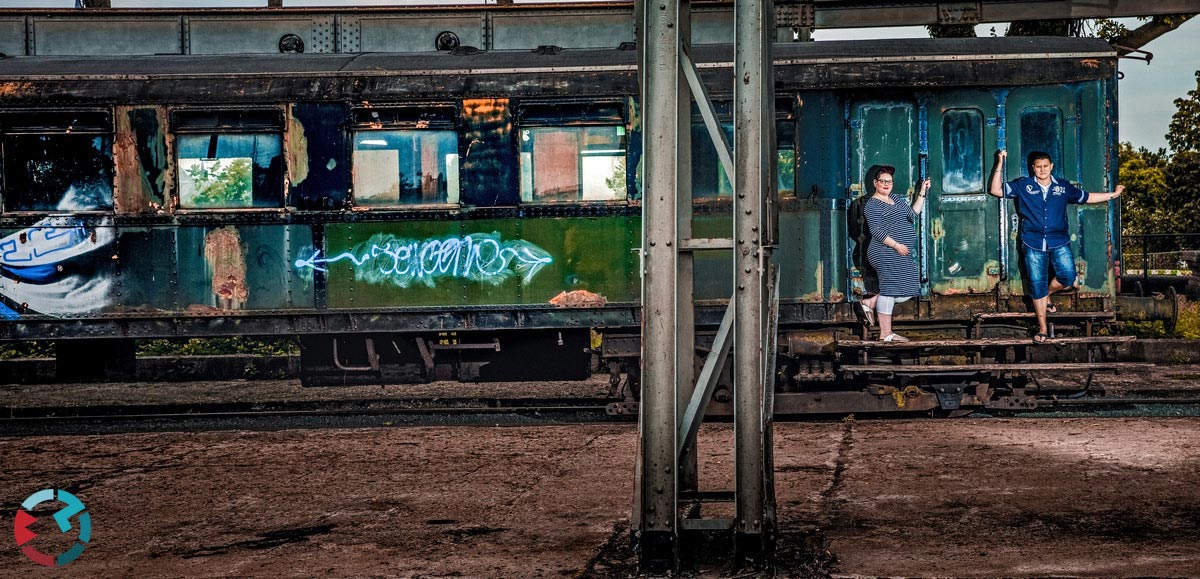 Zwangerschapsshoot bij de spoorzone