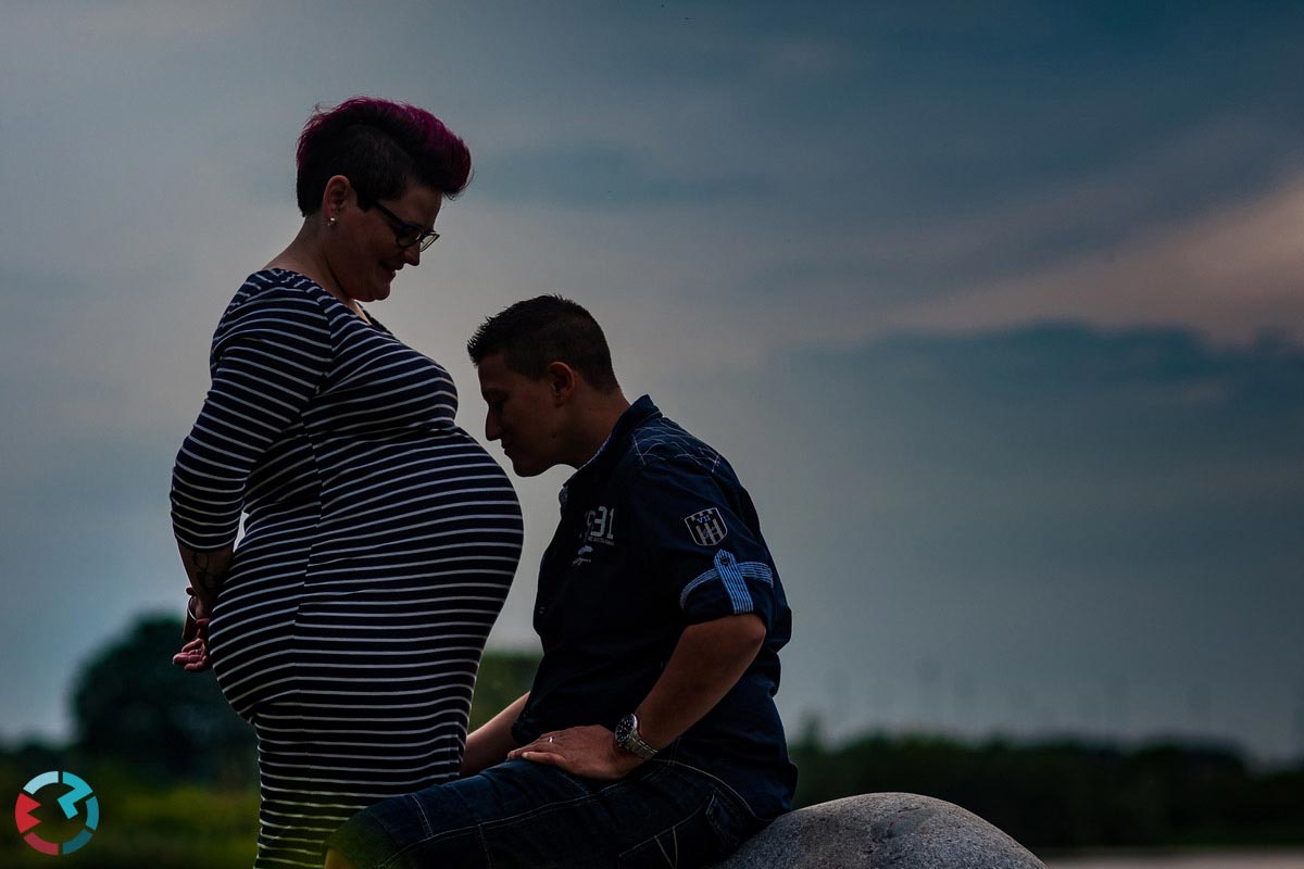 Zwangerschapsshoot bij de spoorzone