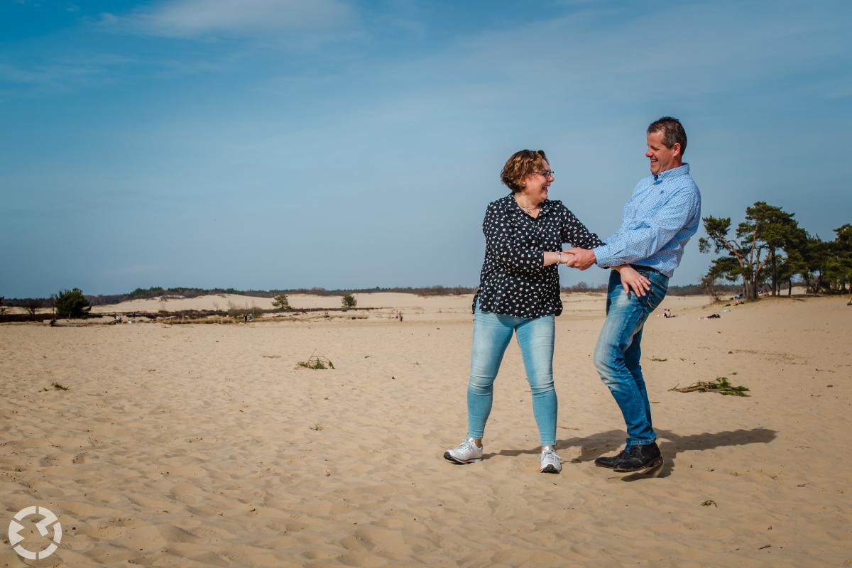 Familieshoot op een boom