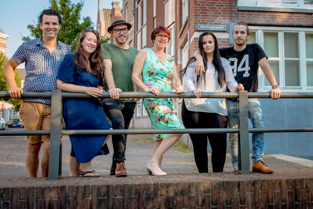 Familie fotoshoot bij avondlicht