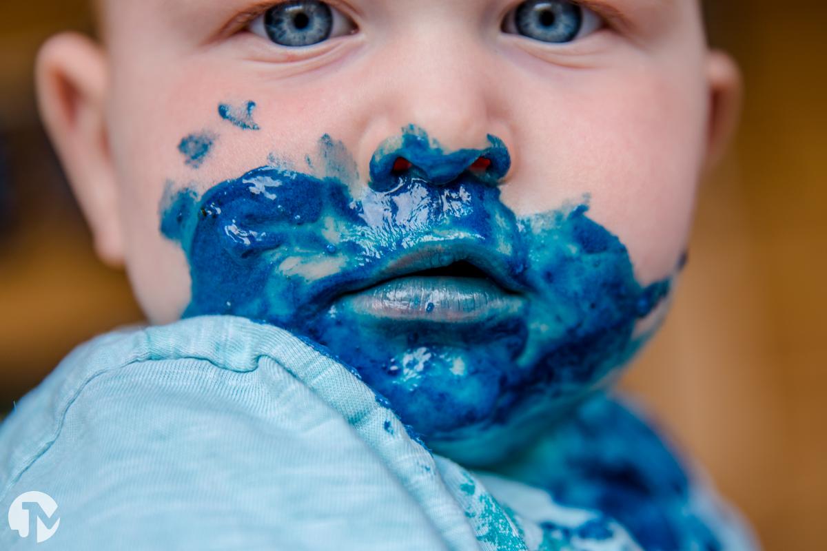 Verjaardagsfeestje met een cake smash