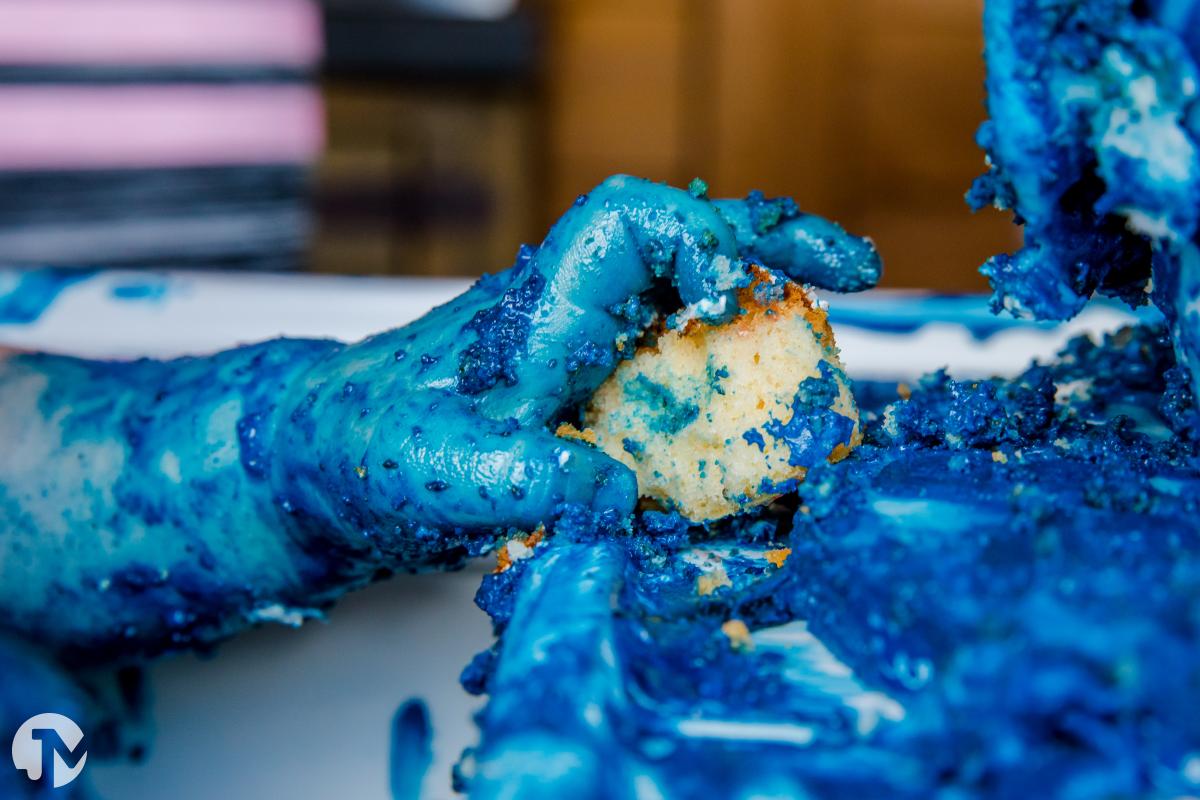 Verjaardagsfeestje met een cake smash
