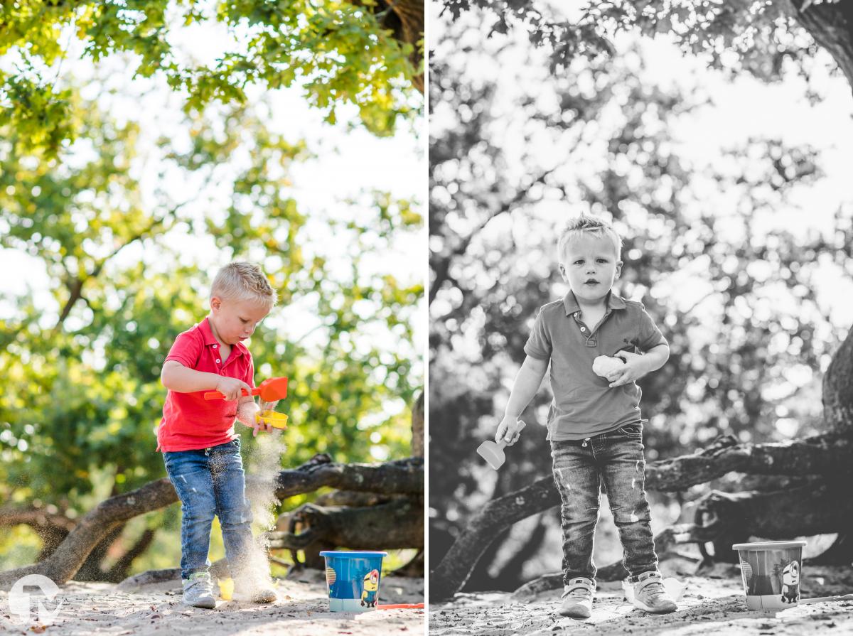 Spontane familieshoot in de natuur