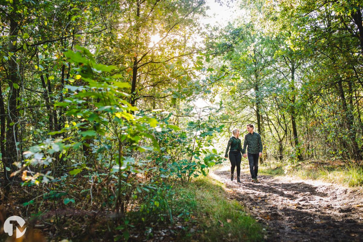 Loveshoot bij avondlicht | Brabant