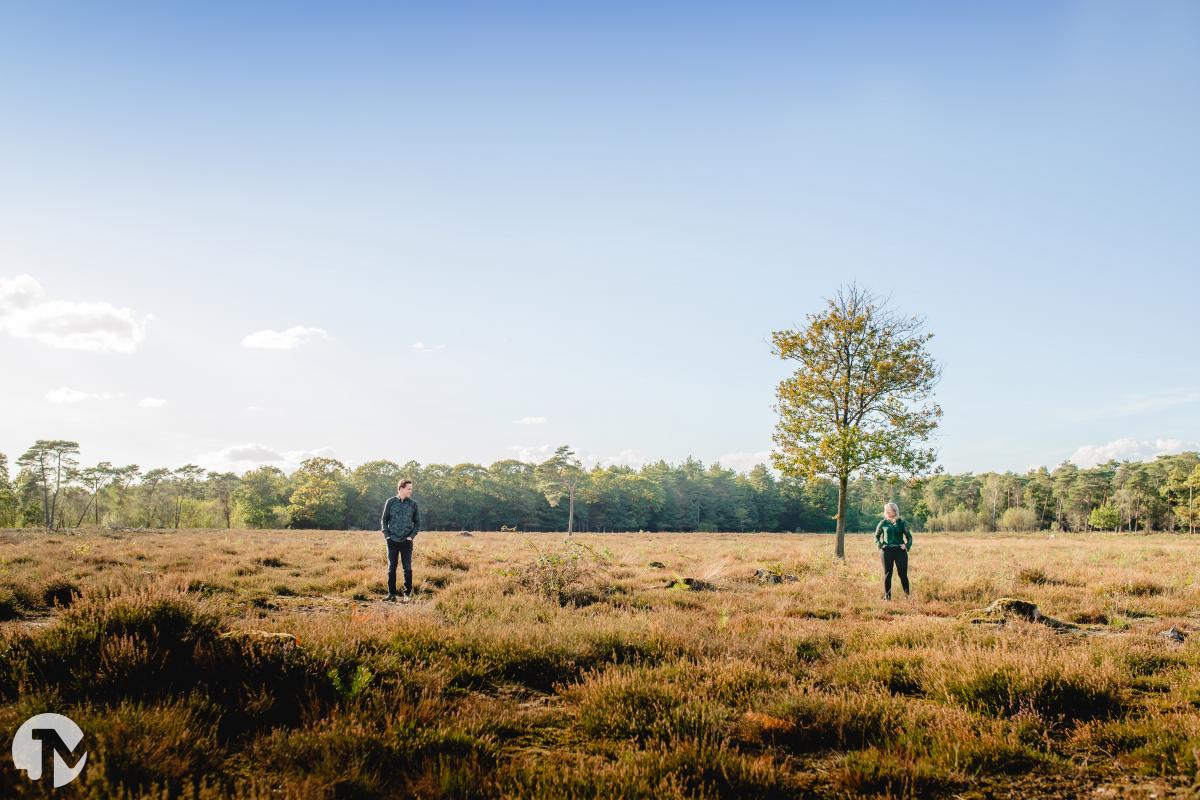 Loveshoot bij avondlicht | Brabant