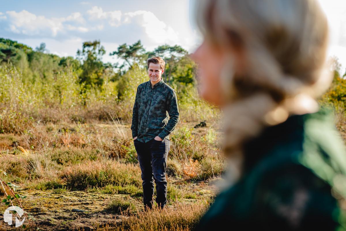 Loveshoot bij avondlicht | Brabant