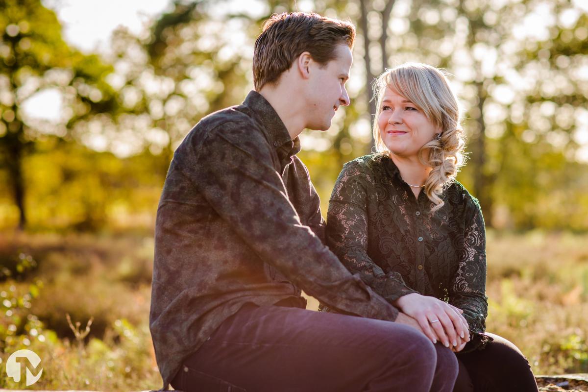 Loveshoot bij avondlicht | Brabant