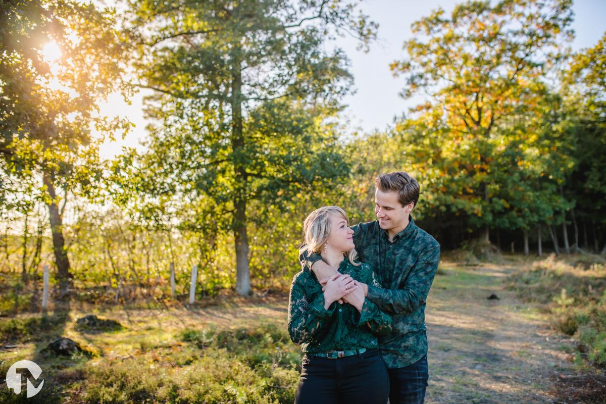 Loveshoot bij avondlicht | Brabant