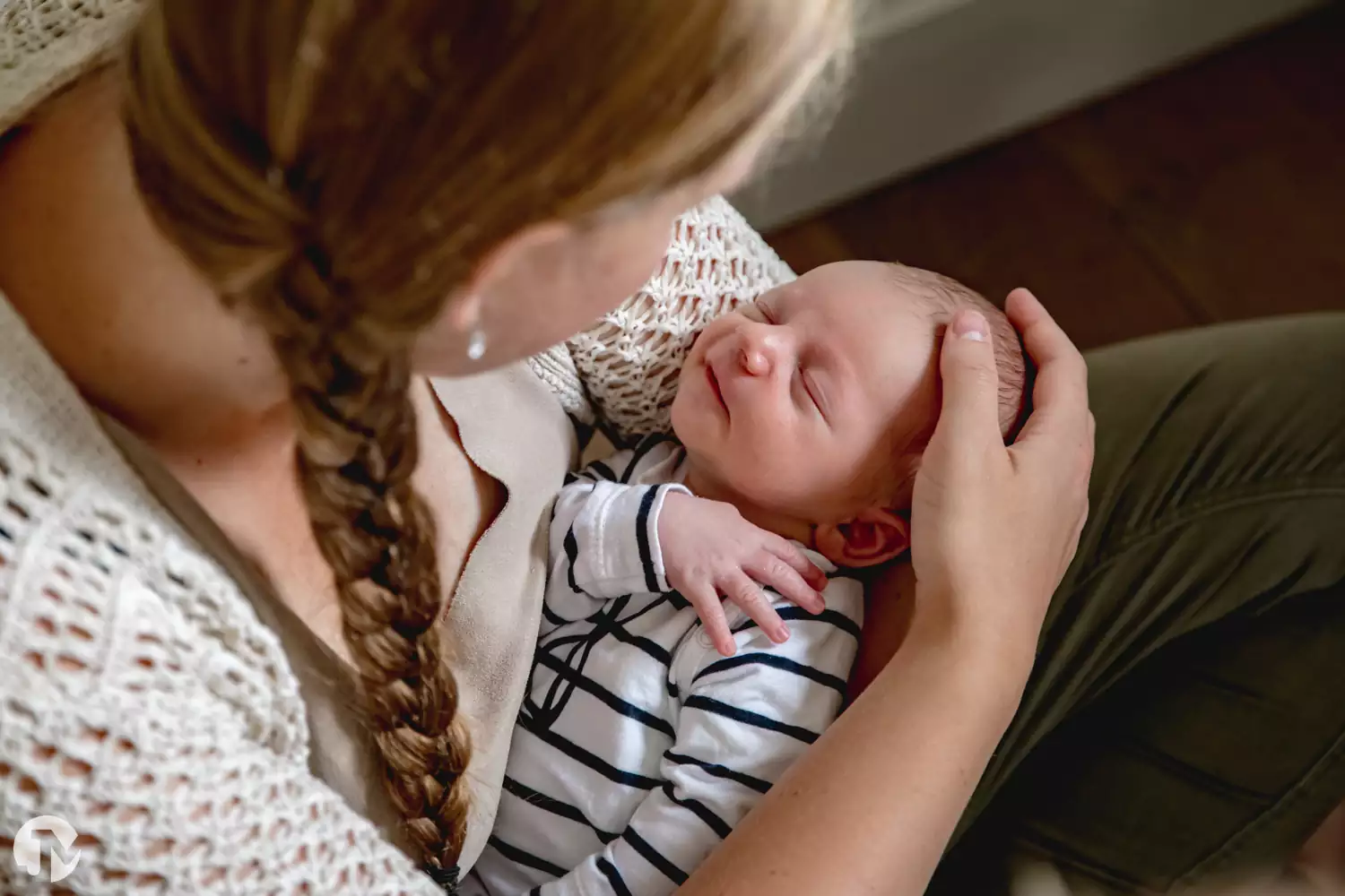 Een ontspannen newborn fotoshoot thuis