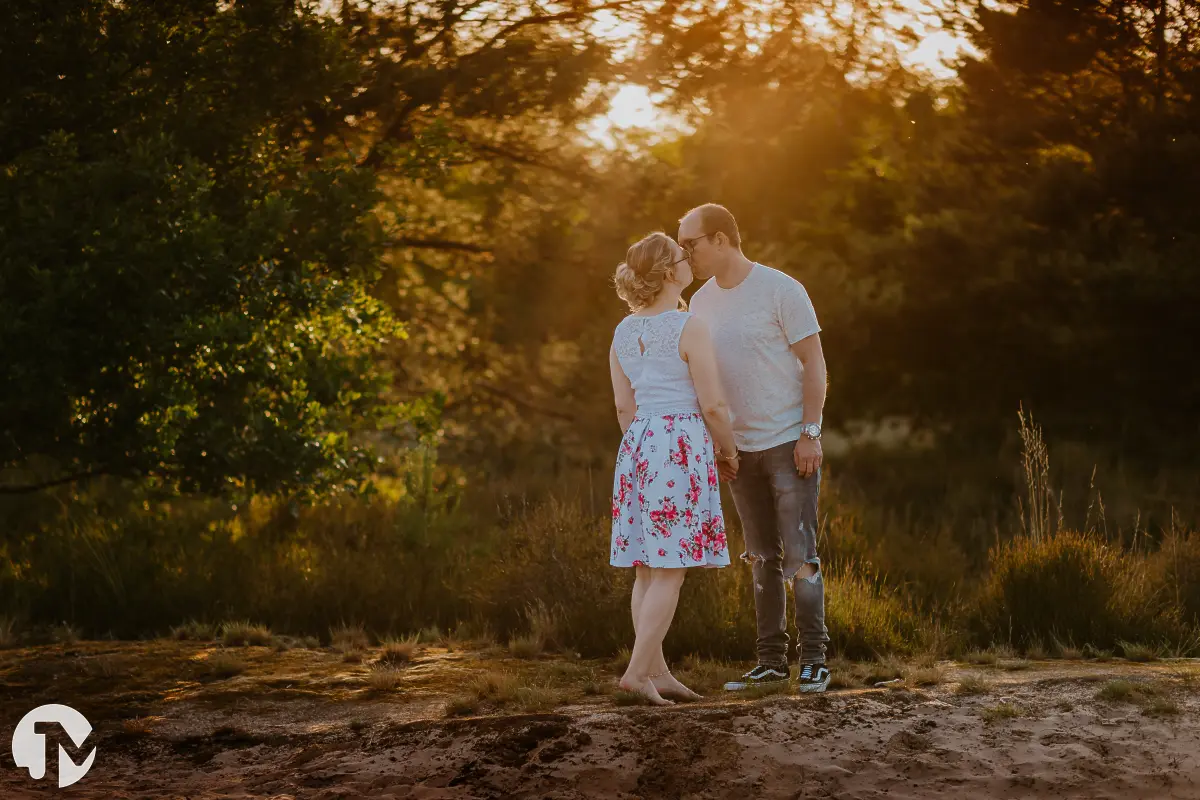 Loveshoot buiten in de natuur