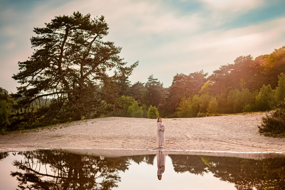 Zwangerschapsshoot in het golden hour