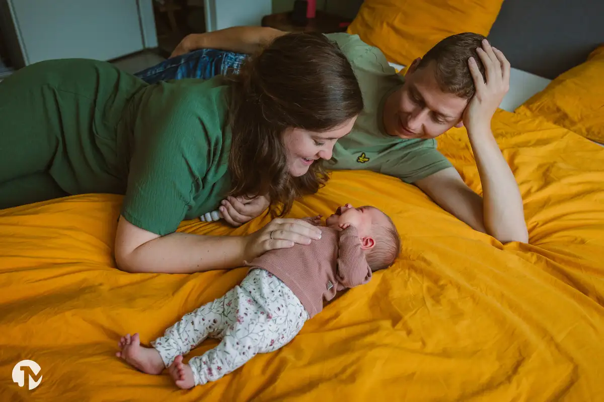 Ontspannen newbornshoot thuis in Brabant