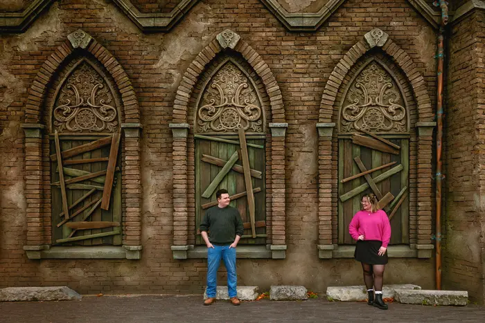 Jong stel bij Danse Macabre tijdens een Loveshoot.