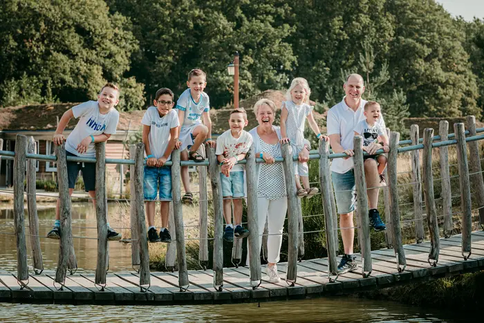 fotoshoot loonsche land opa en oma met kleinkinderen.