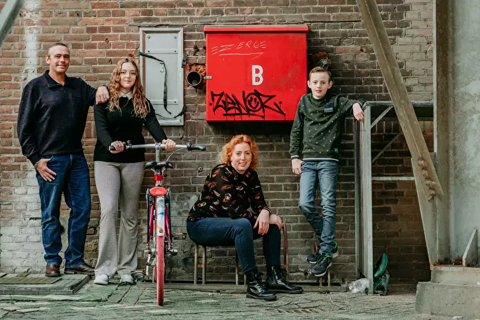  Familieshoot op een industriële locatie