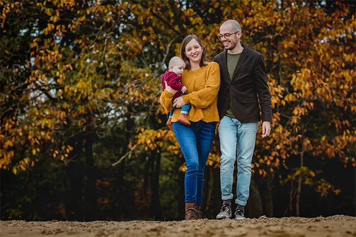 gezellige bruidsfotografie schoenenspel borrel brabant den bosch tilburg eindhoven breda gezellige ontspannen bruidsfotografie