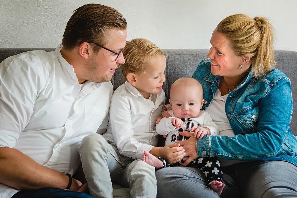Journalistieke en pure bruidsfotografie, trouwfotograaf Met Licht Geschreven - Fotograaf in Brabant voor gezellige en spontane fotoshoots